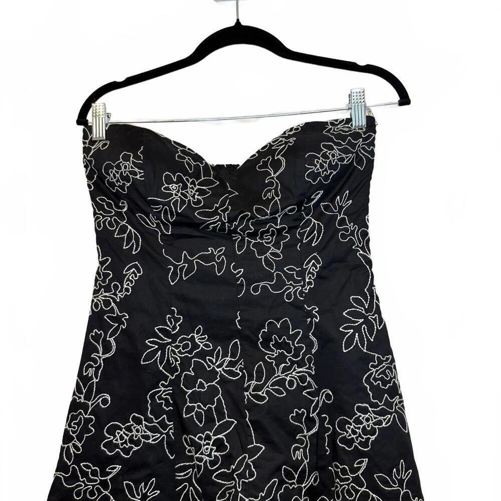 Elegant Strapless Black and White Floral Dress - Picture 4 of 6